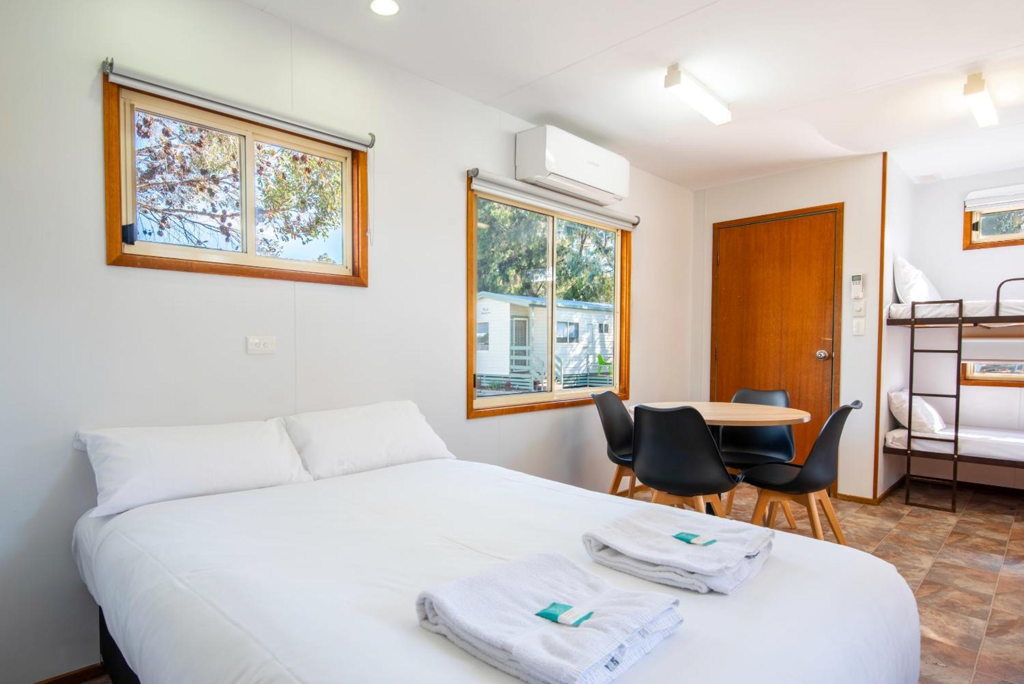 Echo Holiday Parks - Naracoorte Bagian luar foto