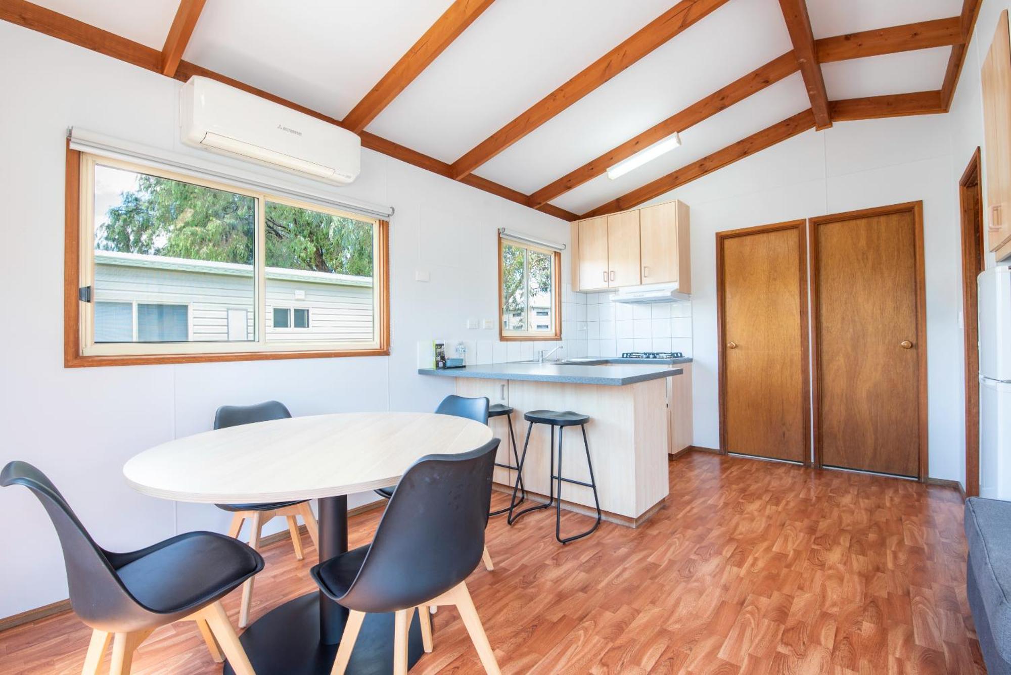 Echo Holiday Parks - Naracoorte Bagian luar foto